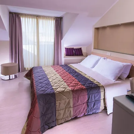 St. Moritz فندق