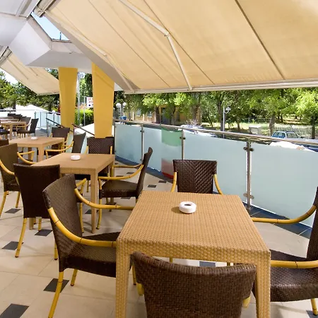 St. Moritz Ξενοδοχείο Μπελάρια-Ιτζέα Μαρίνα