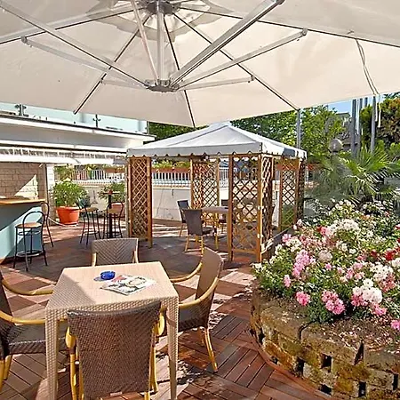 St. Moritz Hotel 3*