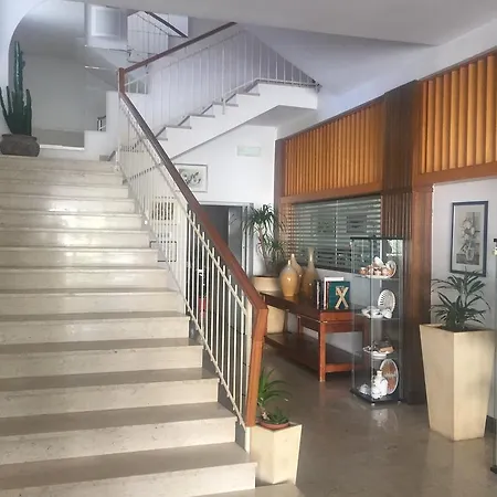 St. Moritz Ξενοδοχείο 3*